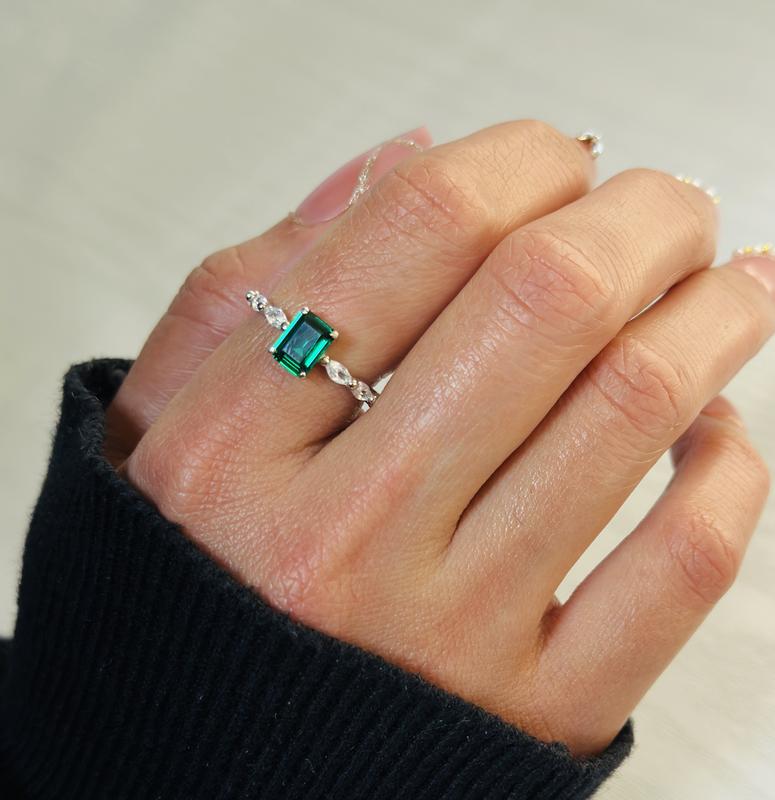 Emerald Santorini Sway Sterling Silver Ring 1