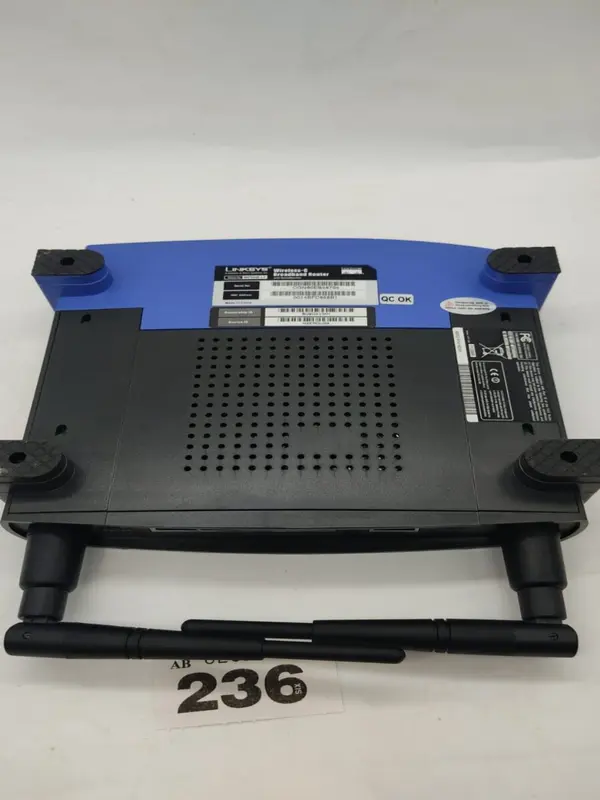 Linksys Wireless-G Broadband Router WRT54GS 2.4 GHz 54Mbps 4 Port Switch 7