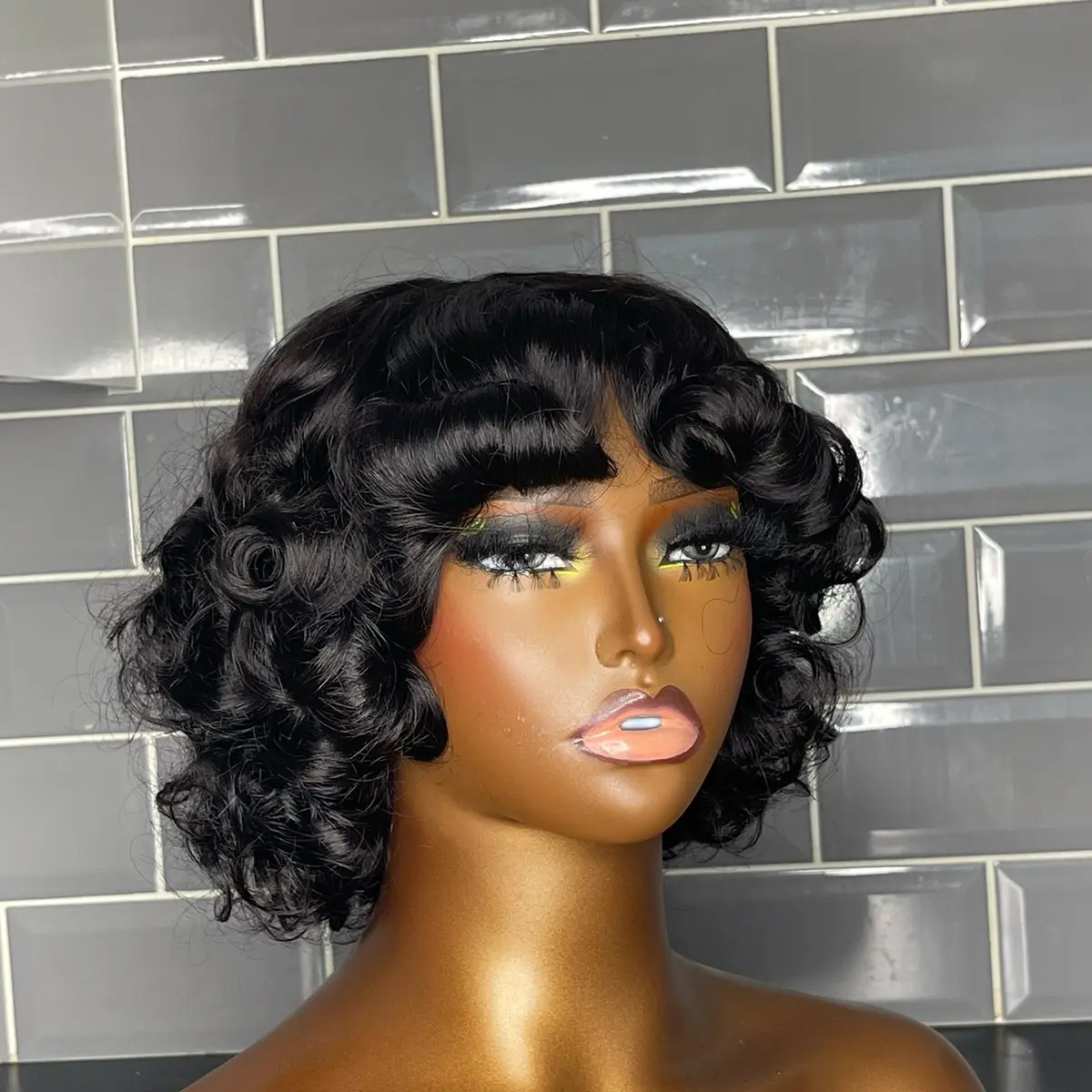 Super fringe wig in black