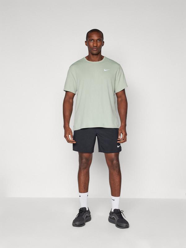 NIKE CHALLENGER SHORT - Sports shorts 8