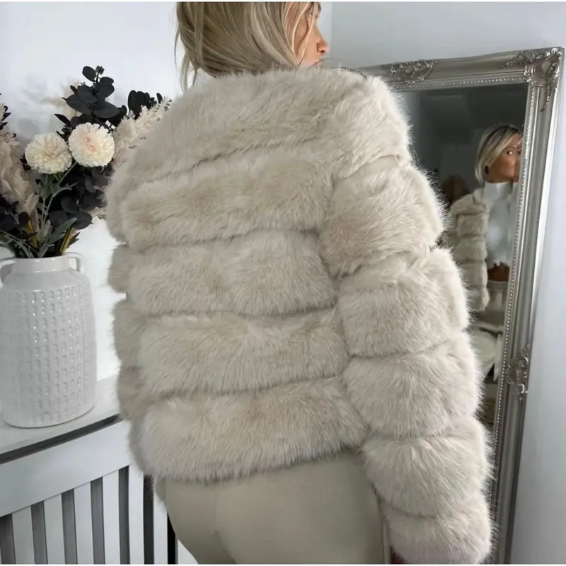 CAMILLA Women's Faux Fur Hoodless Jacket - Warm and Stylish Coat - Womenswear, Coats 2