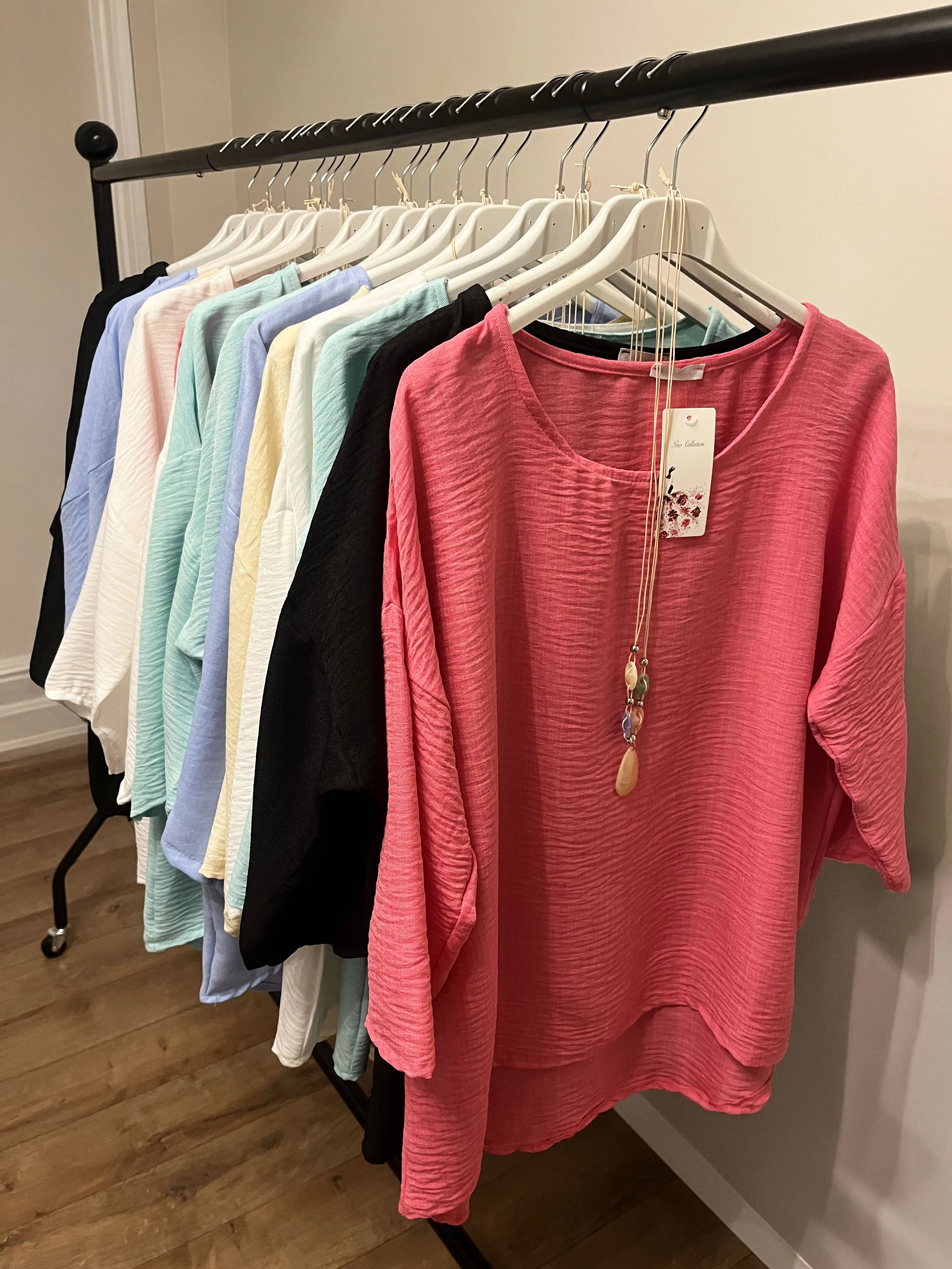 One-Size Relaxed Fit Textured Blouse top – Effortless Chic & Casual Womenswear | Comfortable Fabric Crewneck Shirt for Basic Style & Everyday Wear