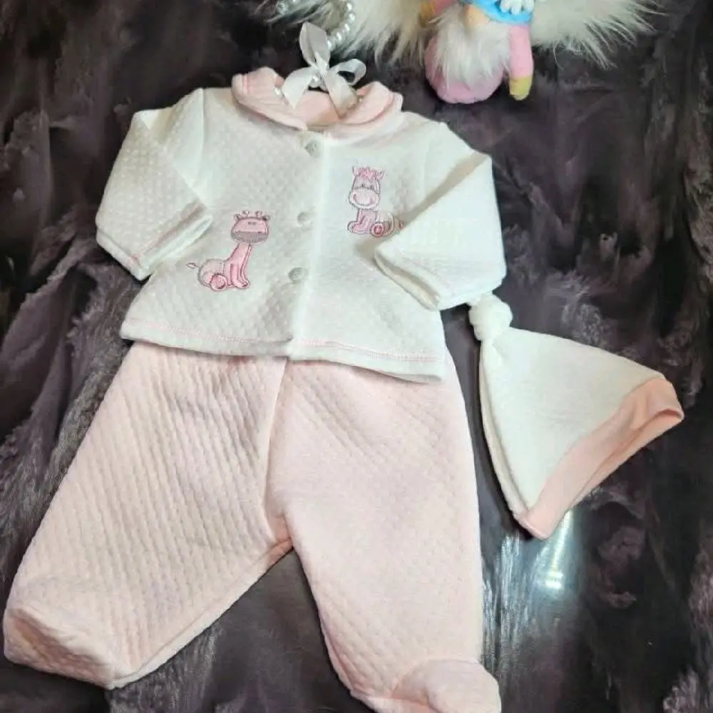PREMATURE Baby Girls Giraffe Three-Piece Set with Hat 8-10lbs