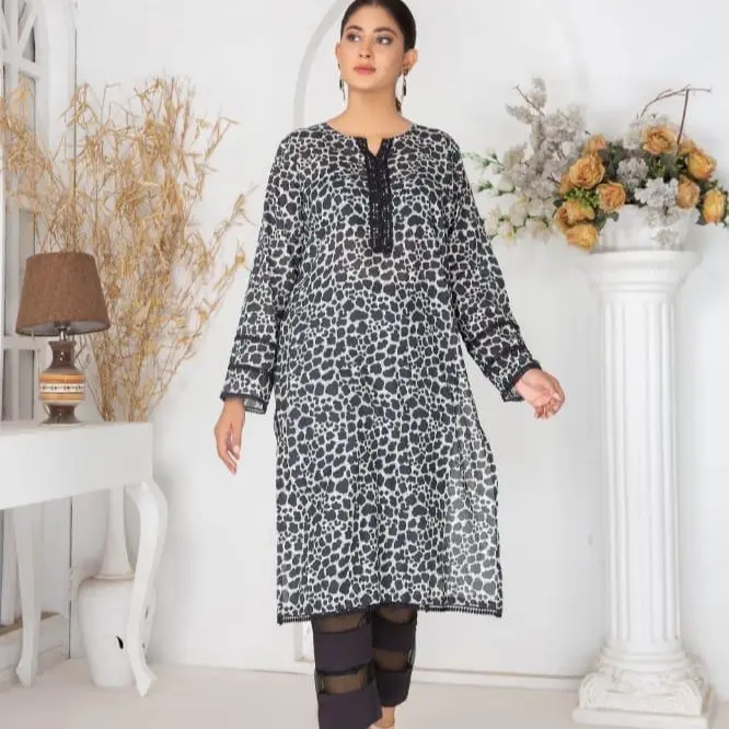 Menaal’s Tiger Print Law kurta 1