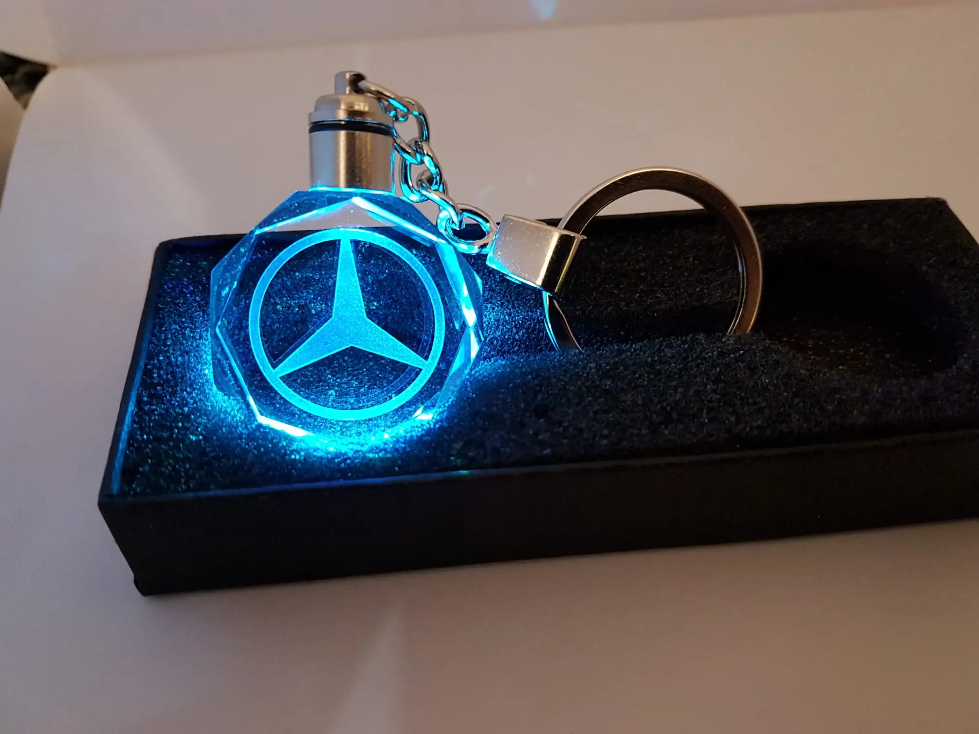 Mercedes benz LED Car Logo Keychain Fairy Light Changing Keyring Car Key Chain Key fob UK