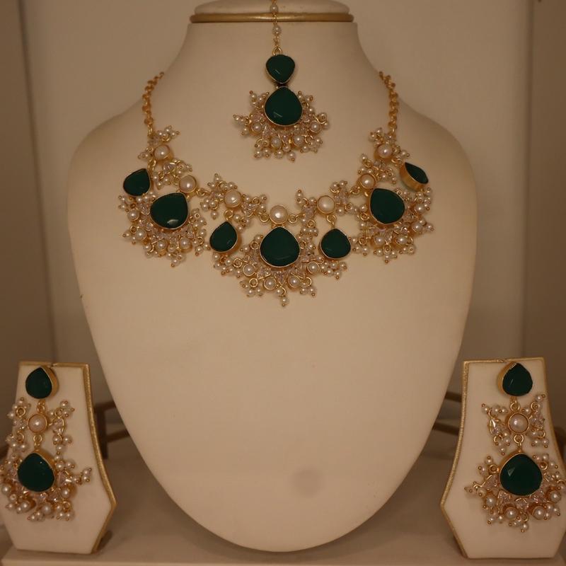 Stone & Pearl Pakistani/Indian Jewellery set 4