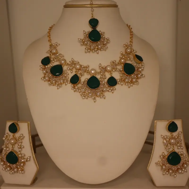 Stone & Pearl Pakistani/Indian Jewellery set 4