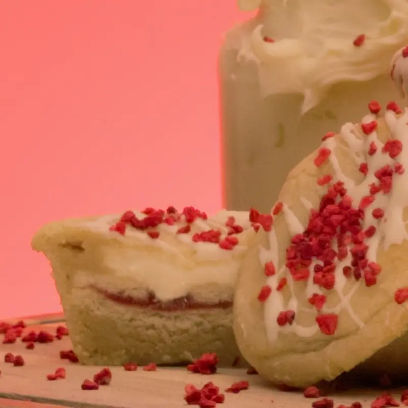 Loaded Deep Dish - Jammy Dodger & White Chocolate 2
