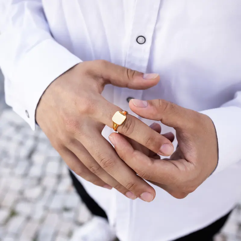 Square Smooth Signet Ring - Gold 3