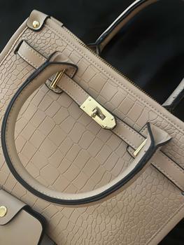 Product Review of Women's Fashionable Crocodile Embossed Tote Bag & Wallet & Clutch Bag, Large Capacity Pu Tote Bag with Shoulder Strap, Casual Trendy Versatile High-quality Daily Commuting  Bag Set from u**6 1