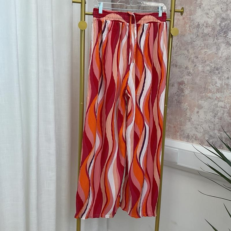 CW Wavy Print Plisse Pleated trouser comfortable fit holiday 2