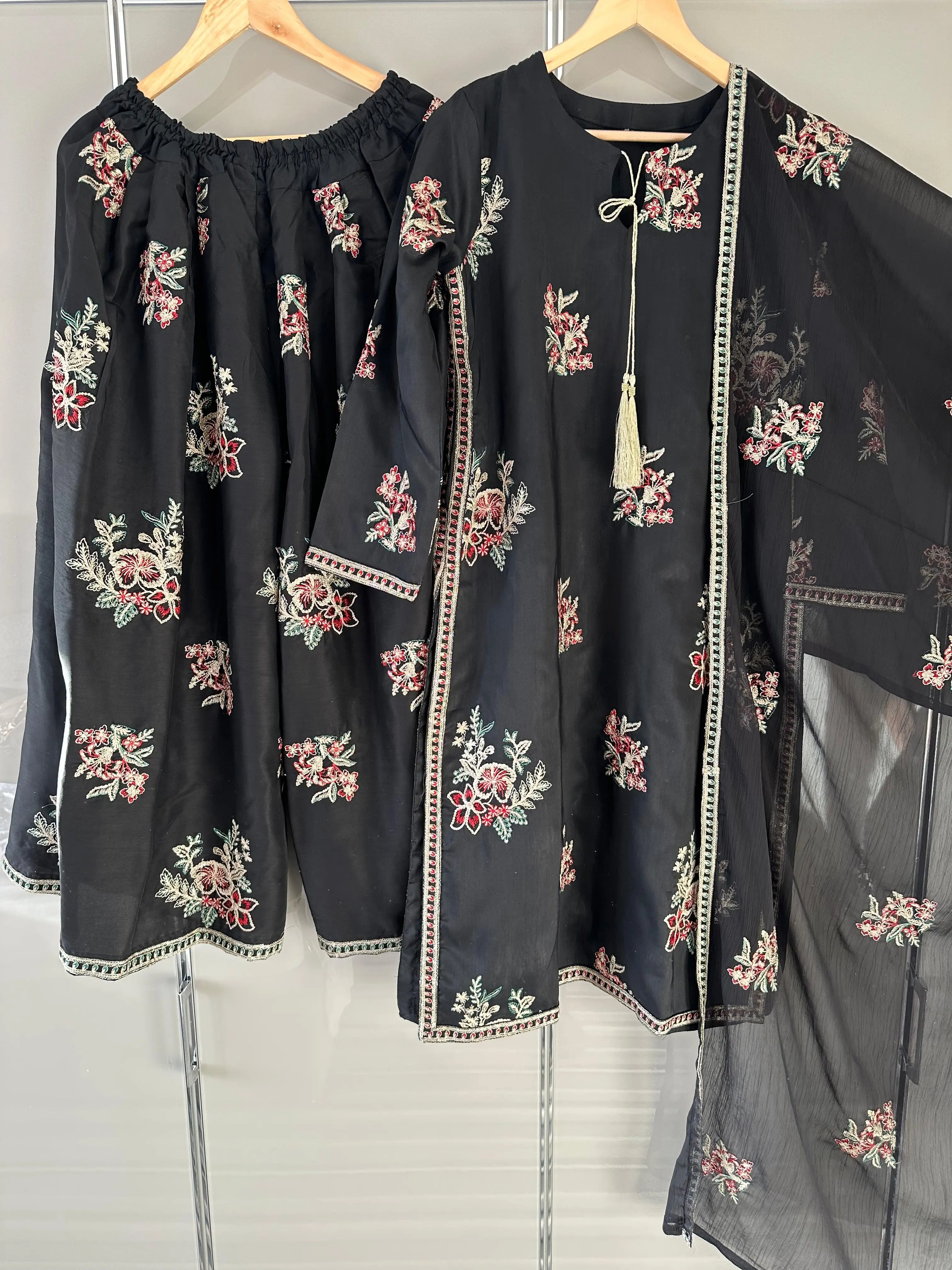 Eid Collection Embroidered Cotton Lilen Black 3 Pc Pakistani with Organza Dupatta  Co-ord set Dress Ready to wear