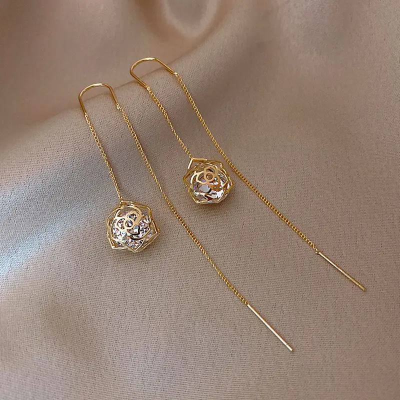 Beautiful Dangler Gold & Crystal Earring.. Female Casual Elegant Gold plated Good quality accessories Everyday or special wear..Perfect for Gift giving purposes..