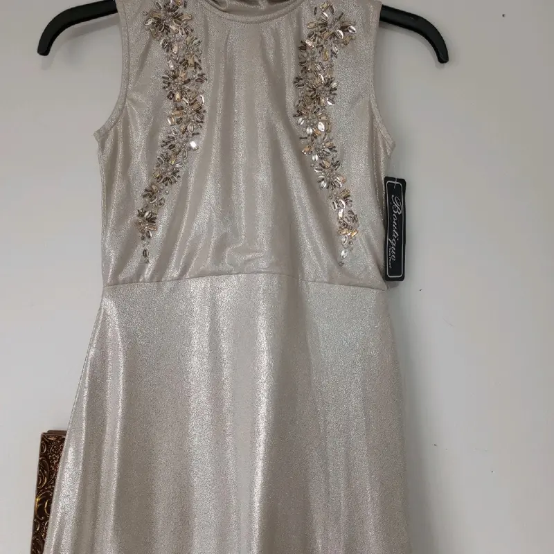 Minnie minors gown beig Shimmer 2