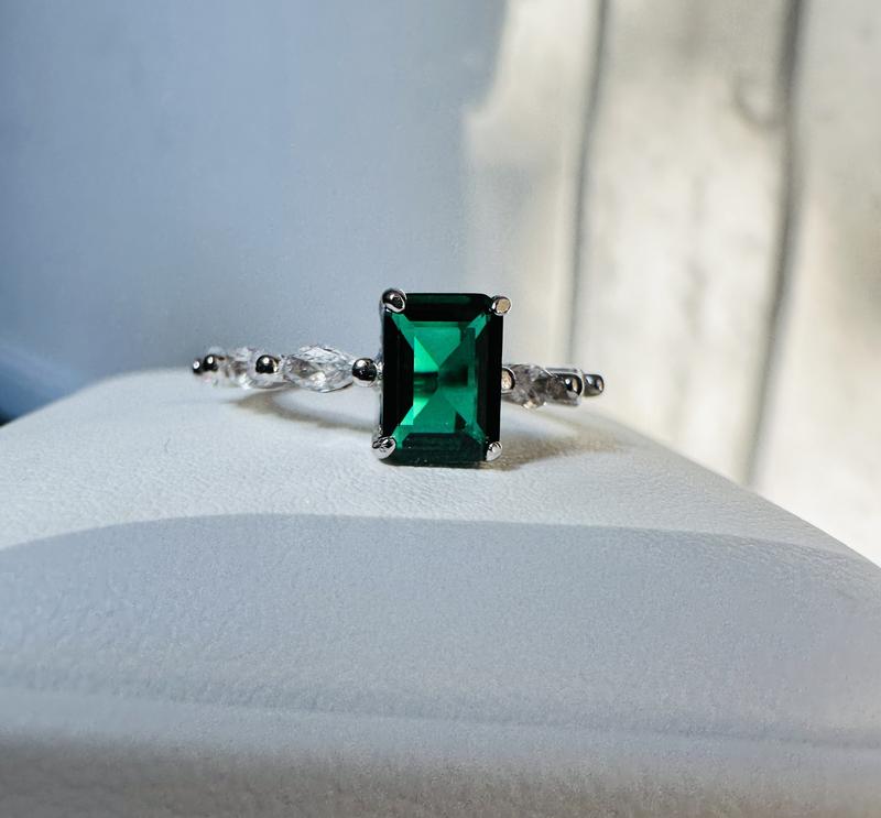 Emerald Santorini Sway Sterling Silver Ring 3