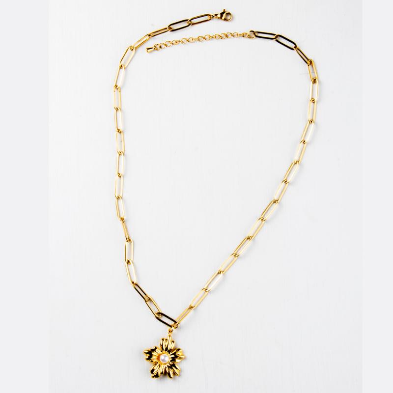Bertha Statement Flower Charm Paperlink Necklace – 18k Gold Plated Stainless Steel 1