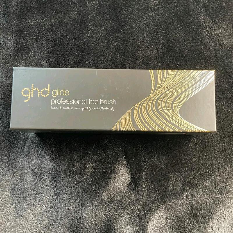 GHD Glide Ceramic Technology Professional Hot Brush for Smooth and Even Heat Distribution - Haircare, Heatless Comfort 3