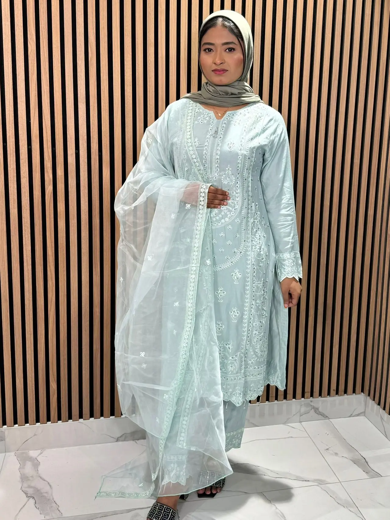 FND-29 Readymade Pakistani Designer Suit