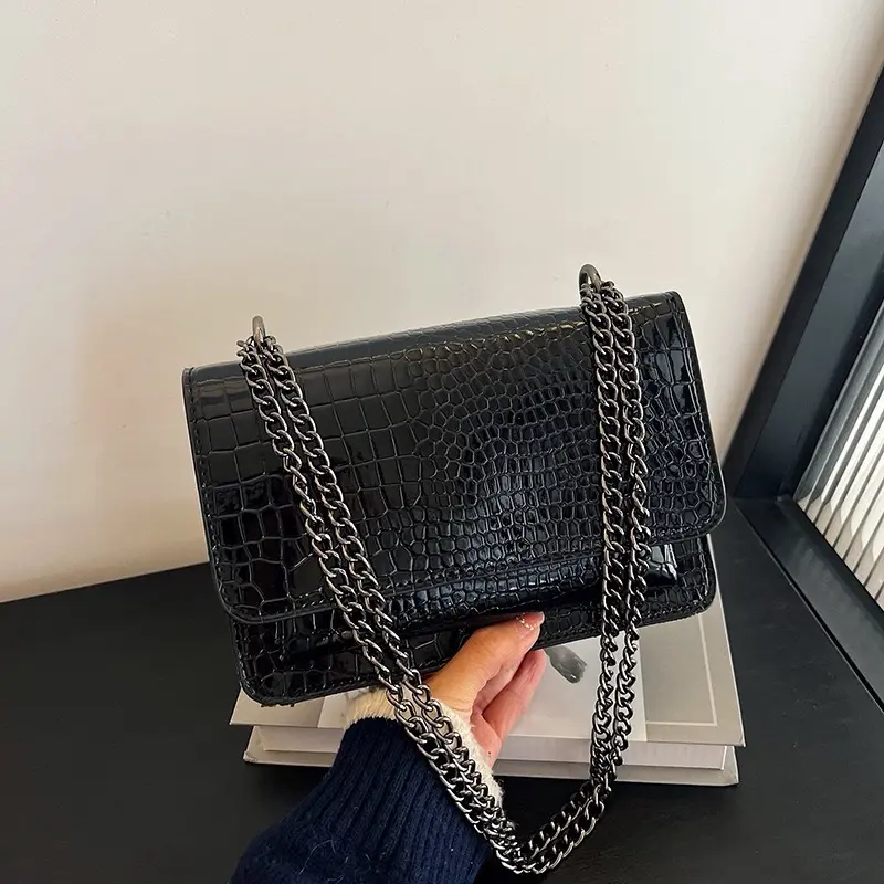 Patent Leather Shiny Crocodile Pattern Chain Underarm Bag - 2024 Summer New Shoulder Bag, Simple Commuter Women's Bag 3