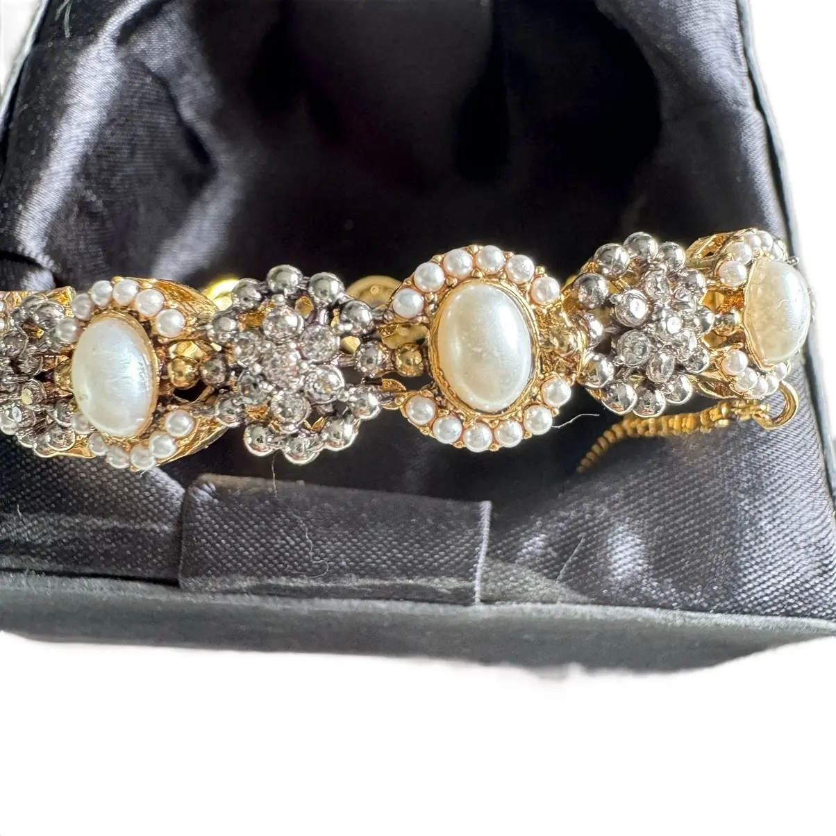 Pearl stone bracelet