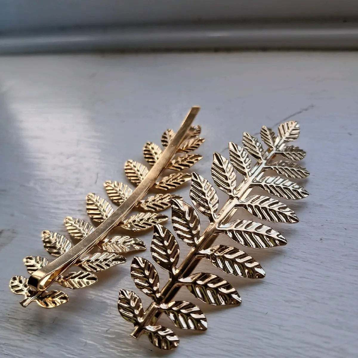 2pc Metalic Leaf Hair Clips And pins, Bobby apin, Hair Claw hair  bows