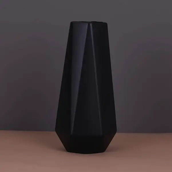 1pc Modern Geometric Vase, Made of Durable Shatterproof Plastic, European-Style Decorative Vase, Versatile for Both Dry And Wet Arrangements, a Perfect Accent for Home Decor - Available in Various Colors.