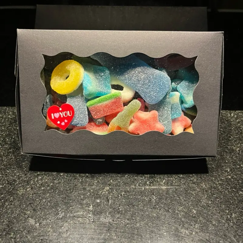 SWEET MIX - 500 GRAMS HALAL- GIFT- SWEET BOX Perfect for gifts in ramadan or valentine.
