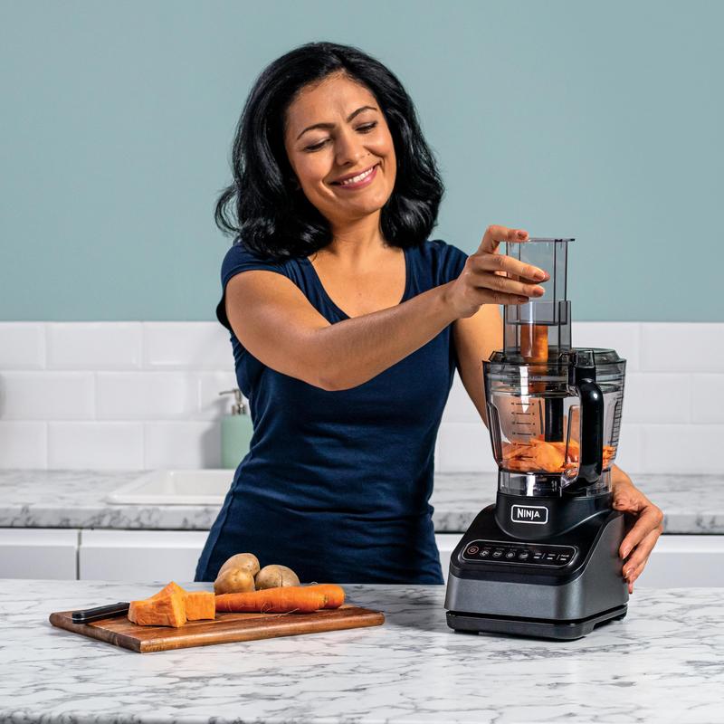 Food Processor with 4 Automatic Programs; Chop, Puree, Slice, Mix, and 3 Manual Speeds, 2.1L Bowl, Chopping, Slicing & Dough Blades, 850W, Dishwasher Safe Parts, Black BN650UK 4