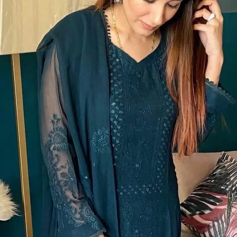 Handmade Chicken kari Chifoon 4PC Women Dress For Muslim Women and Girls ( Sleeves and Daman Design will be as per Black Suit Design) 4