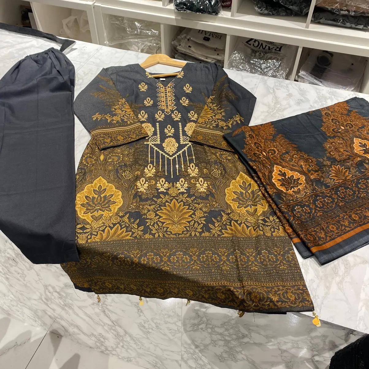 Dhanak embroidery 3pc