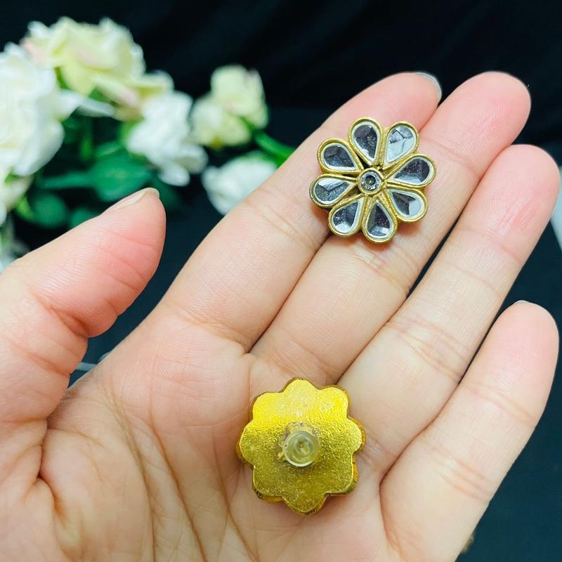 Pakistani Kundan Studs - flowers shape most demanding 3