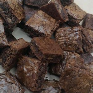 Brownie Bliss Bites Sharebox 3 Dips - 45 Cut Brownie Pieces Chocolate Snack NEW Size & 3 Dips