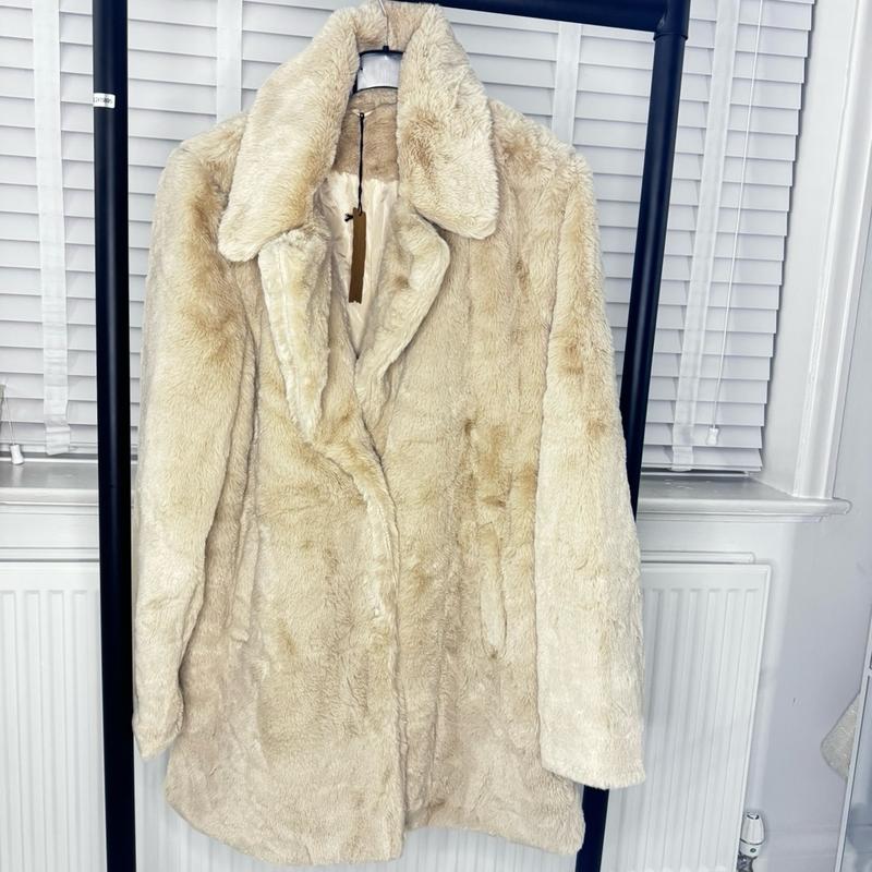 Women's Cosy Coat - Perfect for Winter 3