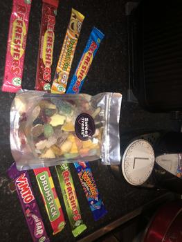 Product Review of 500g Gummy, Chocolate & Fizzy Mix - Perfect Snack for Candy Lovers from 🦋**D ** 0