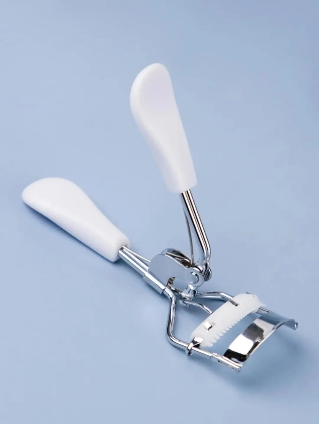 1pc Eyelash Curler With Comb