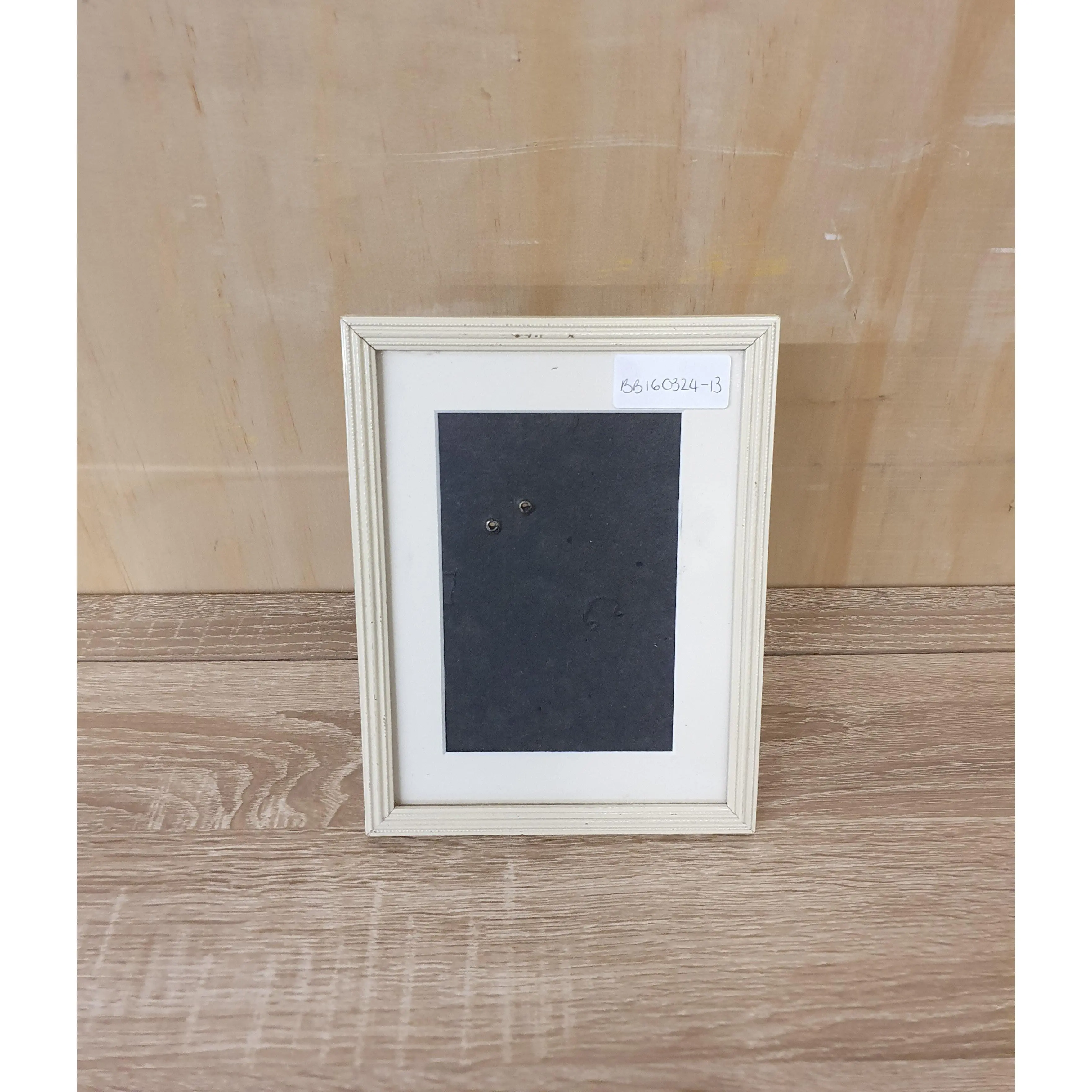 Standing White Wood Picture Frame - BB160324-13