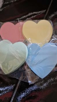 Product Review of Heart Shaped Sticky Note, 4pcs/set Cute Self-adhesive Removable Post-it Note, Sticky Memo Pad For Office School (100 Sheets/Pad) from A**a N**n 0