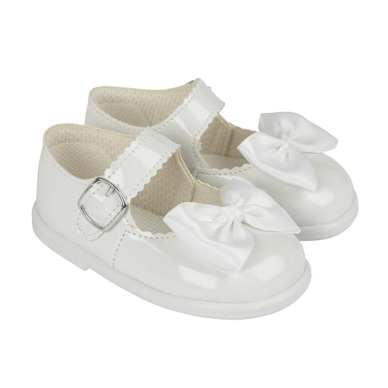 First walker baby shoes Made in England by Early Days since 1952 0