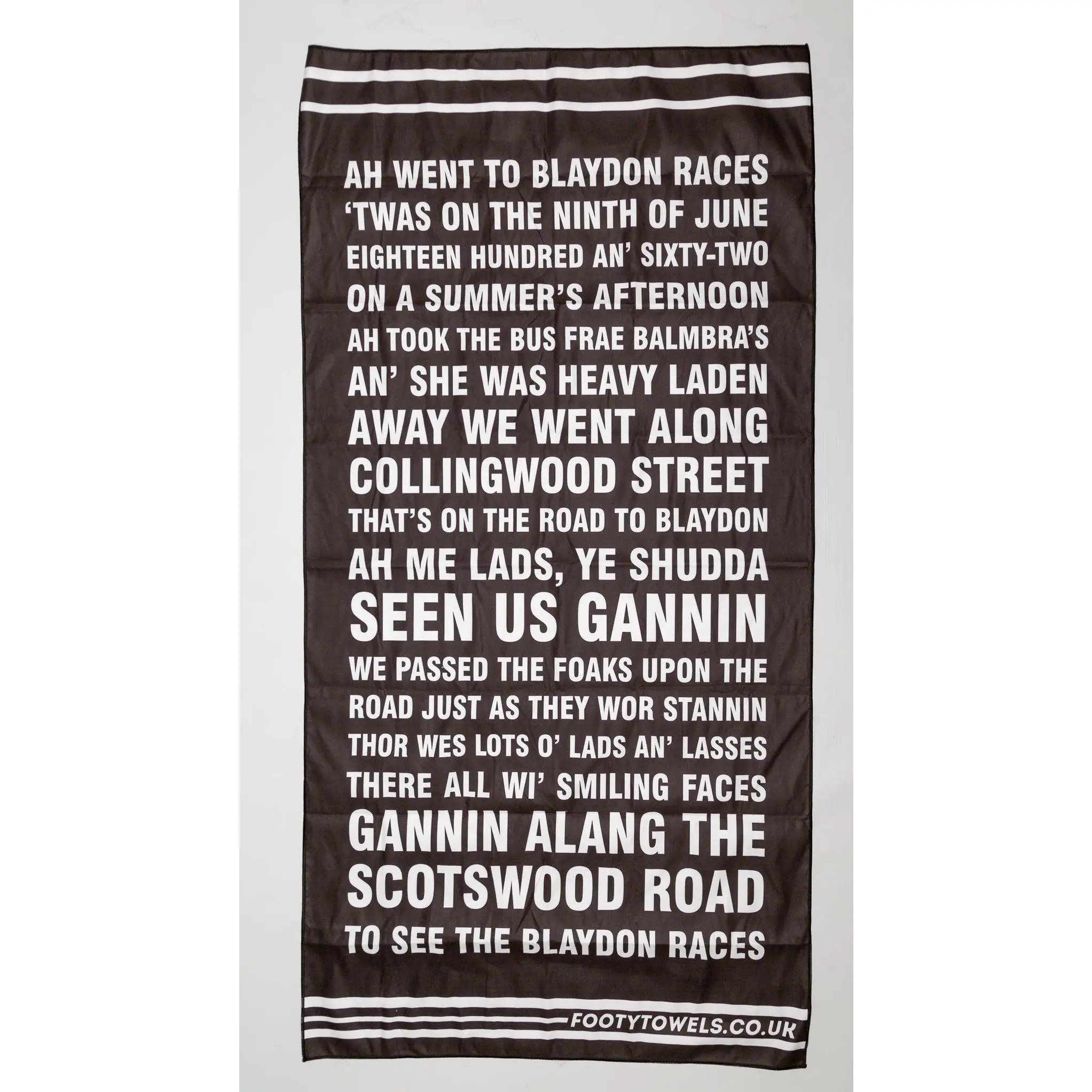 Newcastle United - Blaydon Races Microfibre beach towel, perfect for a day at the pool or beach