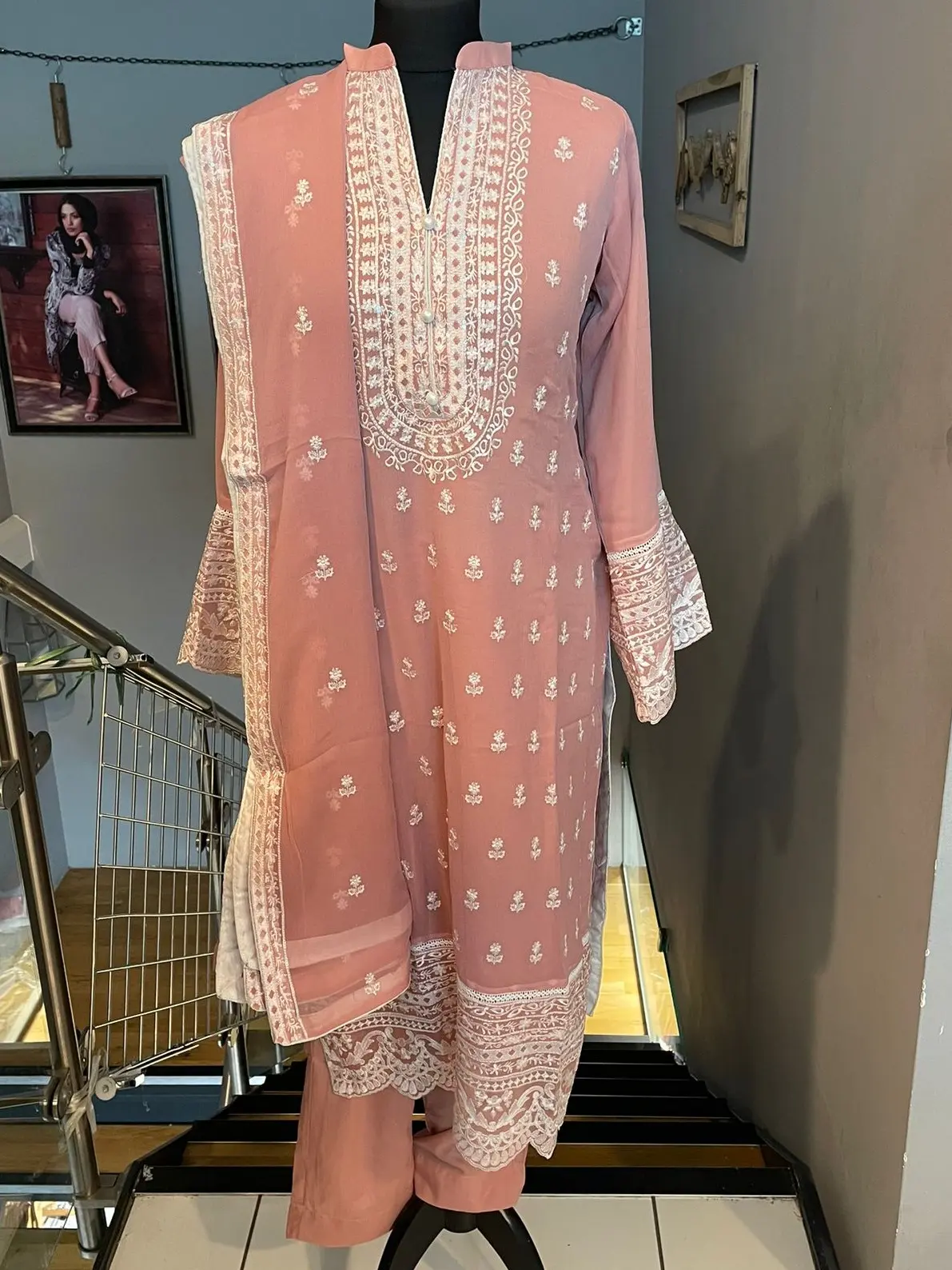 Chiffon suit, Pink