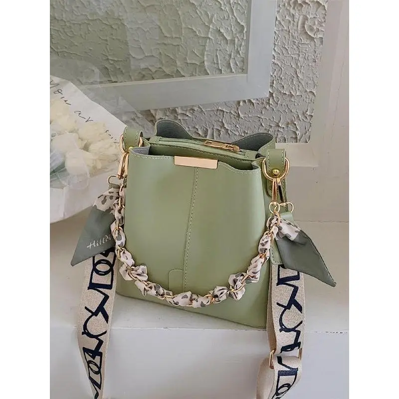 Spring Chain Decorated Bucket Bag for Women, Solid Color Crossbody Bag with Silk Scarf, Minimalist Wide Strap Lux Bag for Women's Work & Daily Use Mother's Day Gift