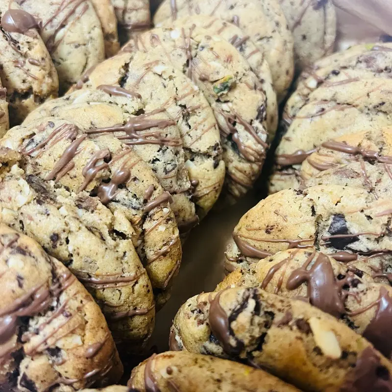 Pistachio, Chocolate and Orange NYC Style Cookies - Snack 8
