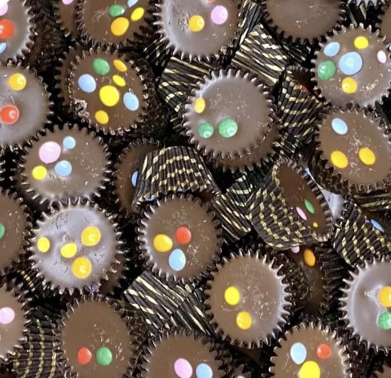 ICY CUPS! Happy & Mint - Chocolate Sweets Bag - 300g/500g - Milk Chocolate with Smarties - Retro Pick & Mix Candy  Snack 1