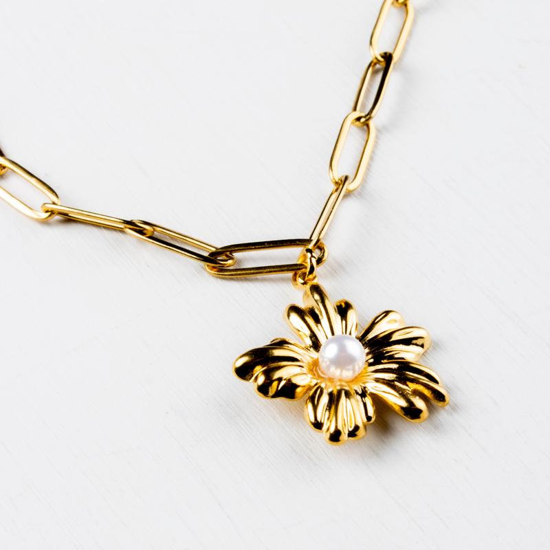 Bertha Statement Flower Charm Paperlink Necklace – 18k Gold Plated Stainless Steel 3