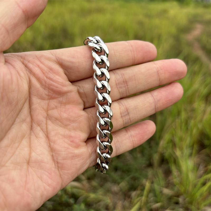Product Introduction of 2024 Luxury Lovers Gift Hiphop Stainless Steel Not Fade Waterproof Strong Big Size Bracelets for Women Men 3