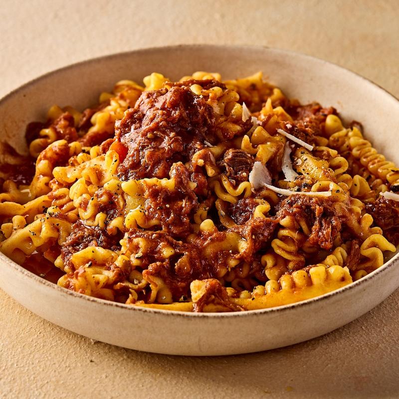 Pasta Evangelists beef & Chianti ragù with wavy tagliatelle kit for 2 1