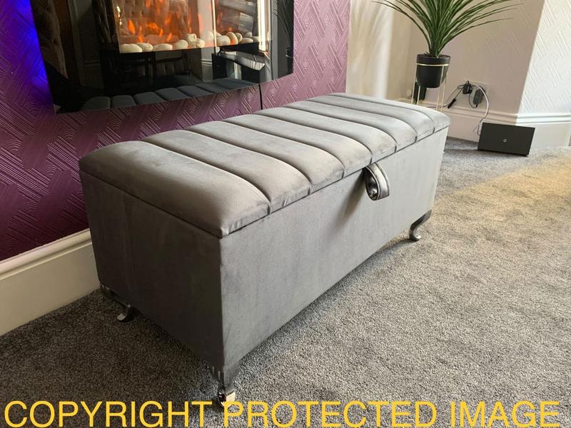 Product Introduction of Ottoman Storage Box Panel Cut Design Blanket Toys Storage Upholstered Bench Footstool Handcrafted Plush Velvet 5