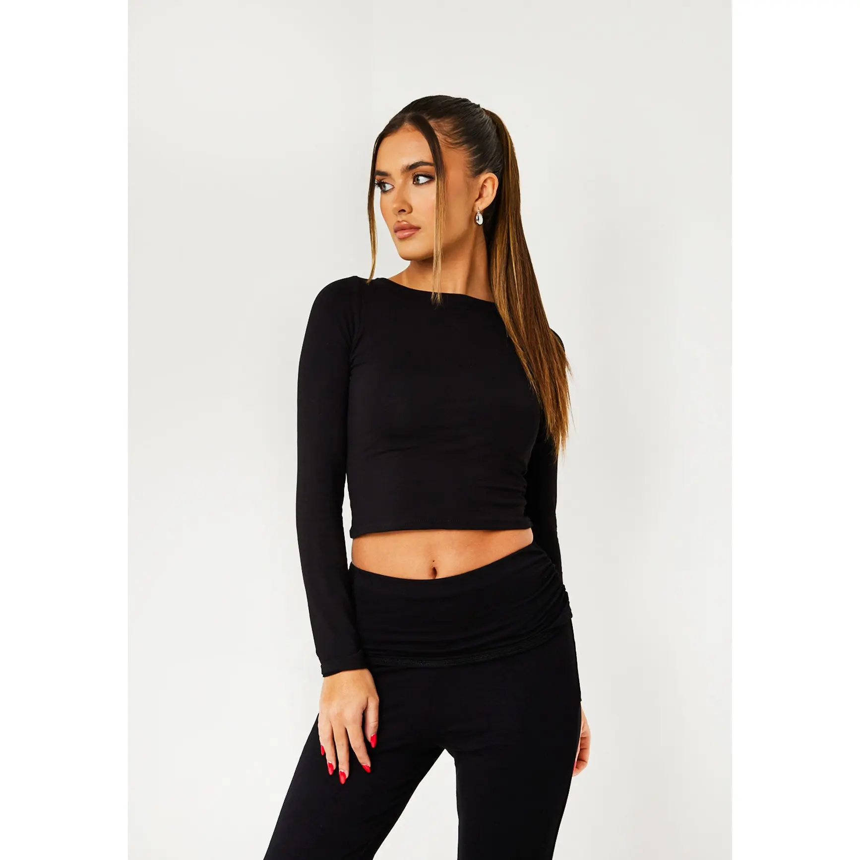 Meriah Black Long Sleeve Crop T-shirt