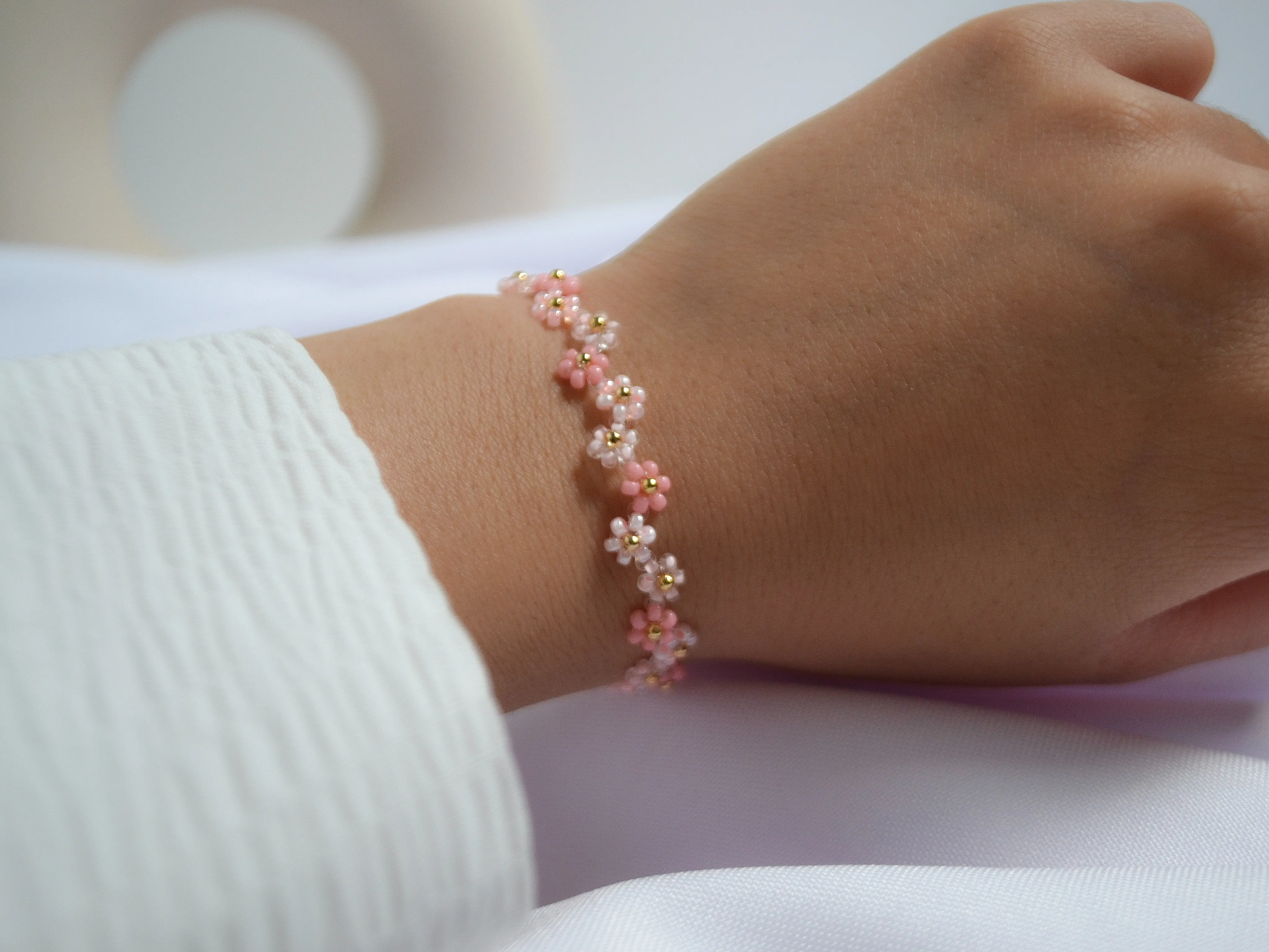 Blush ZigZag Bracelet, Handmade Pink ZigZag Beaded Flower Bracelet, Daisy Bracelet, Zigzag Pink Floral Bracelet, Dainty Flower Bracelet, Handmade Jewellery, Gift for Her, Birthday Gift, FREE GIFT INCLUDED