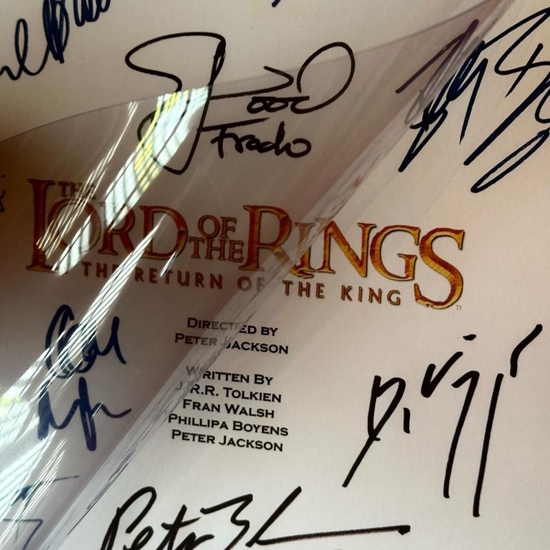 LORD OF THE RINGS: RETURN OF THE KING MOVIE SCRIPT with Printed Cast Autographs 3